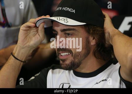 Sochi, Russie. 05Th Oct, 2015. Sport Automobile : Championnat du Monde de Formule 1 de la FIA 2015, Grand Prix de la Russie, # 14 Fernando Alonso (ESP, McLaren Honda), Crédit photo : dpa alliance/Alamy Live News Banque D'Images