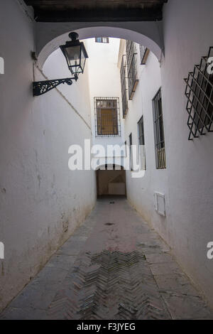 Arcades de la chaleur de la journée en ciudd Séville, Espagne Banque D'Images