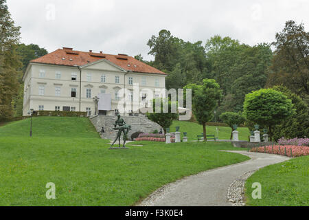 Le château et le parc Tivoli à Ljubljana, Slovénie Banque D'Images