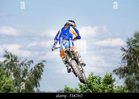 MUNICH, ALLEMAGNE - le 17 août : Inconnu rider participe à la formation de la Club Motorsport Freisinger Baer à Munich Banque D'Images