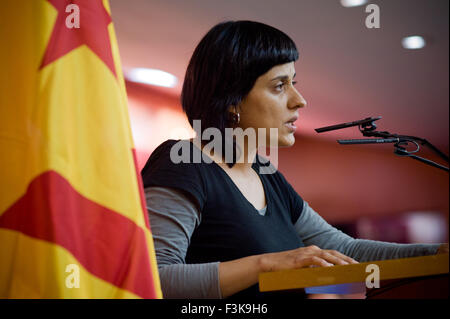 ANNA GABRIEL de tasse, la gauche pro-parti de l'indépendance, au cours d'une conférence politique à Barcelone, Espagne. Banque D'Images