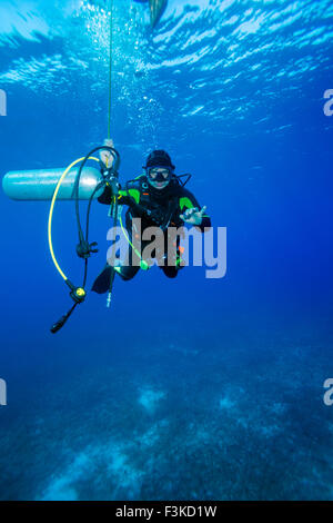 Plongeur avec réservoir additionnel, Cuba Banque D'Images