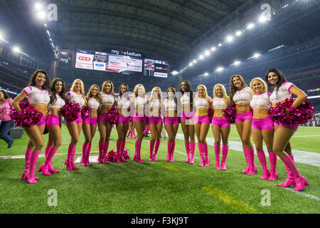 Houston, Texas, USA. 8 octobre, 2015. Les cheerleaders des Houston Texans NFL après un match entre les Houston Texans et les Indianapolis Colts à NRG Stadium à Houston, TX, le 8 octobre 2015. Les Colts 27-20. Credit : Trask Smith/ZUMA/Alamy Fil Live News Banque D'Images