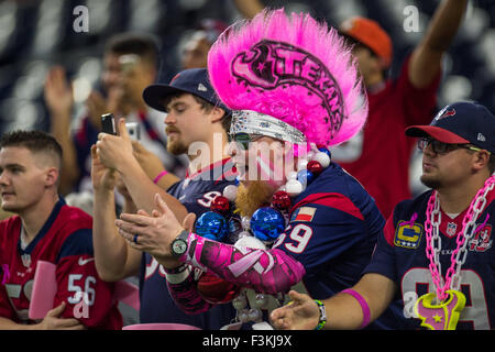 Houston, Texas, USA. 8 octobre, 2015. Fans des Houston Texans NFL avant un match entre les Houston Texans et les Indianapolis Colts à NRG Stadium à Houston, TX, le 8 octobre 2015. Les Colts 27-20. Credit : Trask Smith/ZUMA/Alamy Fil Live News Banque D'Images