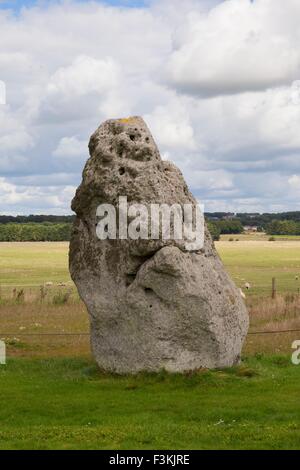 La Heel Stone à Stonehenge, Wiltshire, Angleterre. Banque D'Images