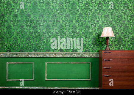 Chambre rétro avec motif dans un style rococo. Intérieur riche. Ancienne maison. Style et élégance Banque D'Images