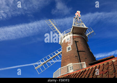 Moulin à Claj claj suivant la mer sur la côte nord du comté de Norfolk. Banque D'Images