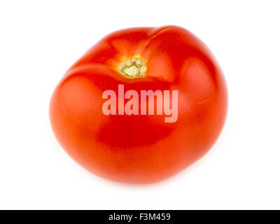 Organique mûre juteuse tomate rouge australien isolated on white Banque D'Images