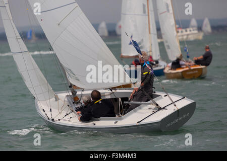 XOD X voile Yacht Racing, animations côté rive, bandes, Yacht Club scènes, 2015, la semaine de Cowes, île de Wight, Angleterre, Royaume-Uni, Banque D'Images