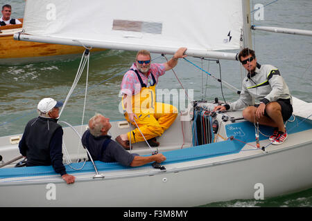 Yacht de course, côté rive entertainments, bandes, Yacht Club scènes, 2015, la semaine de Cowes, île de Wight, Angleterre, Royaume-Uni, Banque D'Images