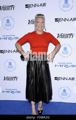 Santa Monica, Californie, USA. 05Th Oct, 2015. Arrivées à rose pour Autism Speaks à Los Angeles le chef célèbre Gala, Barker Hangar, Santa Monica, CA, 8 octobre 2015. Credit : Everett Collection Inc/Alamy Live News Banque D'Images