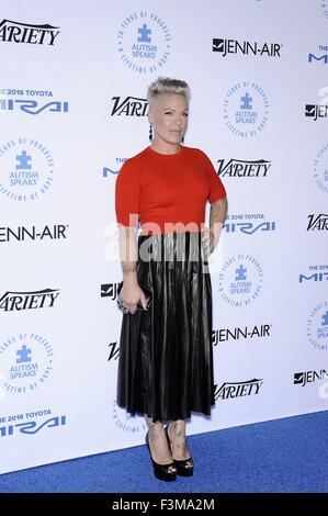 Santa Monica, Californie, USA. 05Th Oct, 2015. Arrivées à rose pour Autism Speaks à Los Angeles le chef célèbre Gala, Barker Hangar, Santa Monica, CA, 8 octobre 2015. Credit : Everett Collection Inc/Alamy Live News Banque D'Images