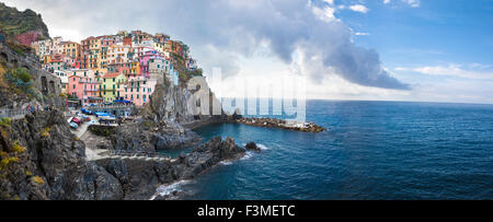 Manarola, un des 5 villages des Cinque Terre, Italie Banque D'Images