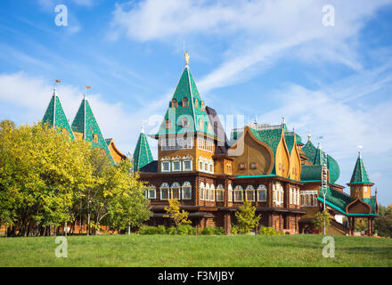 Palais en bois reconstitué du Tsar Alexei Mikhailovich Je dans Kolomenskoye, Moscou, Russie Banque D'Images