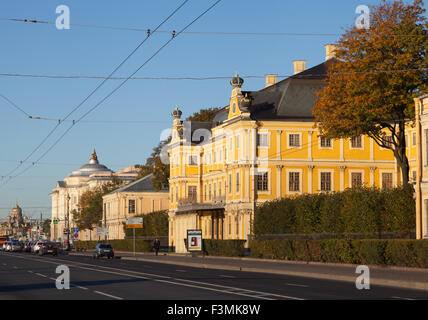 Le Palais Menchikov, Molodyozhny Embankment, Saint Petersburg, Russie. Banque D'Images