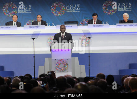 Lima, Pérou. 9 octobre, 2015. Le ministre des Finances et Budget Kordje Bedoumra prononce un discours lors de la session plénière de l'Assemblées annuelles des Conseils des gouverneurs du Groupe de la Banque mondiale et le Fonds monétaire international (FMI) à Lima, Pérou, le 9 octobre 2015. © Luis Camacho/Xinhua/Alamy Live News Banque D'Images