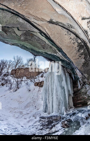 Un très frozen Buttermilk Falls. Banque D'Images