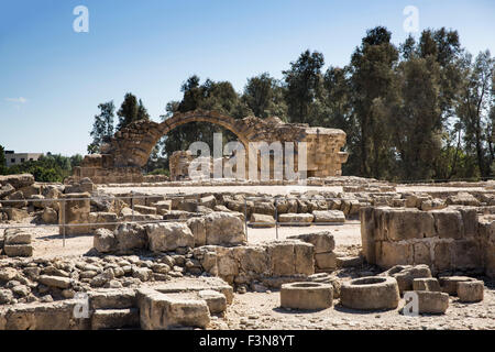 Quarante Colonnes Saranta Kolones (château), une forteresse médiévale en ruine à l'intérieur du parc archéologique de Paphos Banque D'Images