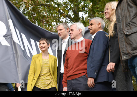 Candidats à la mairie de Londres et à la population locale, assister à un pas de 3ème piste, l'expansion d'Heathrow manifestation à la place du Parlement Banque D'Images