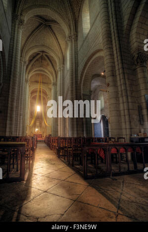 L'église gothique avec lumière spectaculaire, Saint-Aignan sur Cher, Loir-et-Cher, France Banque D'Images