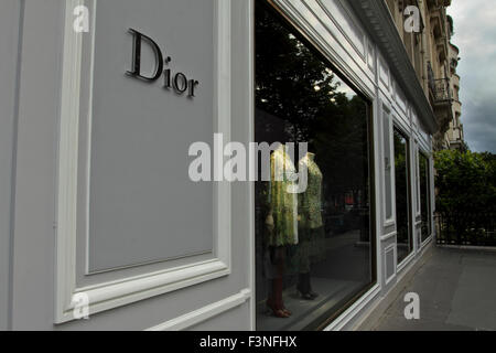 Dior magasin à l'Avenue Montaigne à Paris, France Banque D'Images