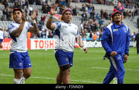 Newcastle Upon Tyne, au Royaume-Uni. 10 Oct, 2015. Samoa Player Avec Novality écossais Samoa Samoa Écosse Chapeaux V V Ecosse Coupe du Monde de Rugby 2015, St James Park, Newcastle upon Tyne, Angleterre 10 octobre 2015 Rugby World Cup 2015 St James Park, Newcastle upon Tyne Allstar Crédit : photo library/Alamy Live News Banque D'Images