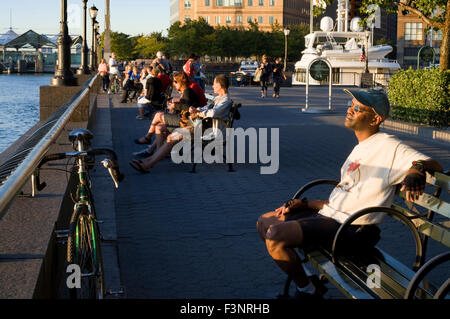 Dans la région de Battery Park, les résidents et les touristes ont la possibilité d'une série d'activités sans avoir à quitter le centre-ville de ameni Banque D'Images