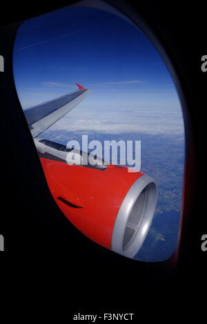 Moteur d'avion vu à travers la fenêtre Banque D'Images