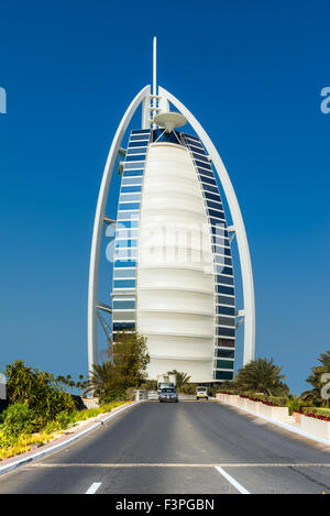 Dubaï, Émirats arabes unis - le 20 janvier : Burj Al Arab hotel le 20 janvier 2011 à Dubaï, AUX ÉMIRATS ARABES UNIS. Burj Al Arab est un luxueux hôtel 5 étoiles construit sur un Banque D'Images