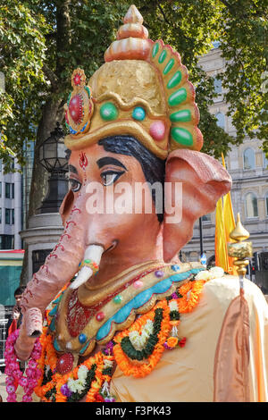 Statue de Ganesh au cours de célébrations du Diwali à Trafalgar Square, Londres Angleterre Royaume-Uni UK Banque D'Images