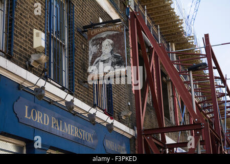 Une ancienne et classique coin pub local à Deptford, SE London Banque D'Images