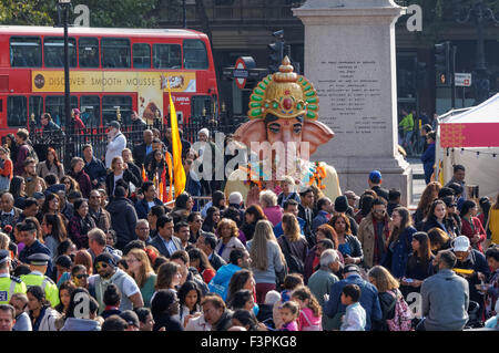 Statue de Ganesh au cours de célébrations du Diwali à Trafalgar Square, Londres Angleterre Royaume-Uni UK Banque D'Images