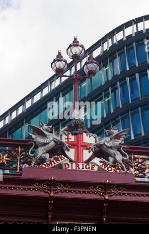 Ville de London, armoiries, sur HOLBORN VIADUCT, London, UK Banque D'Images