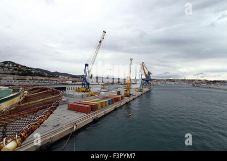 Trieste, Italie. Oct 11, 2015. Une vue générale du port de Trieste lors de la 47e Régate Barcolana dans le golfe de Trieste le 11 octobre, 2015 Photo : Andrea Spinelli/Alamy Live News Banque D'Images