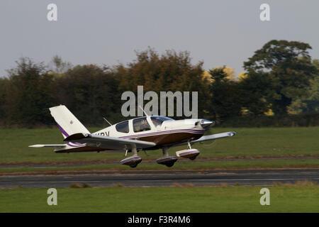 Avions légers monomoteurs, décoller de Wolverhampton Halfpenny Green Airport. UK Banque D'Images