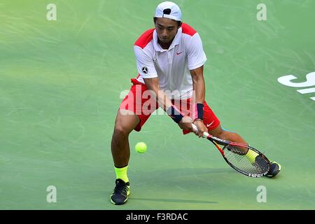 Shanghai, Chine. 12 octobre, 2015. ZE Zhang (CHN) pendant son match contre (SVK) MARTIN KLIZAN au cours de la Rolex Masters 2015 de Shanghai. Credit : Marcio Machado/ZUMA/Alamy Fil Live News Banque D'Images