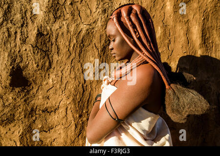 Les filles de la tribu Himba au Kaokoland, Namibie, Afrique Banque D'Images