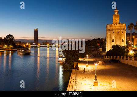 Tour de l'or et de la rivière Guadalquivir, Séville, Andalousie, Espagne Banque D'Images