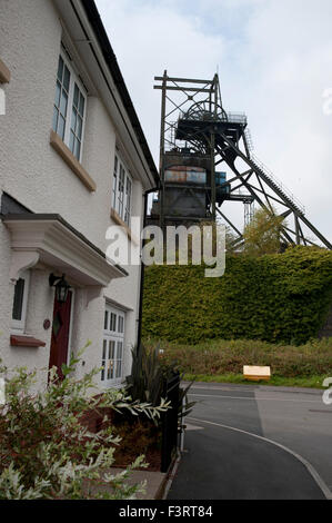 La mine de Penalta, Galles du Sud, Royaume-Uni. 11 octobre, 2015. La liquidation house est un bâtiment classé et est en vente. L'objectif pour l'immeuble à être développé dans d'appartements et ils vous donnent sur la vieille de liquidation, qui est également inscrit comme monuments historiques importants pour les mineurs dans le sud du Pays de Galles. Credit : Roger tiley/Alamy Live News Banque D'Images