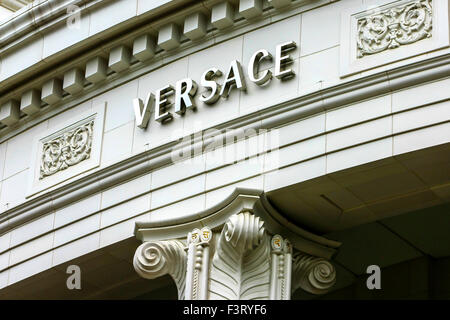 Magasin Versace signe sur Rodeo Drive à Beverly Hills, en Californie Banque D'Images