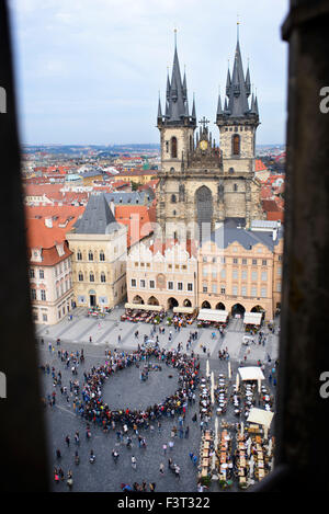 L'église de Notre Dame de Tyn avant et de la place de la vieille ville, Vieille Ville, Prague, République Tchèque Banque D'Images