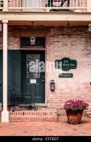 La vieille brique Inn (Wrightson Jones House), 401, rue Talbot du Sud, St. Michaels, Maryland Banque D'Images