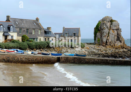 Pors Hir,du port et de la plage,Plougrescant Tregor,Côtes-d'Armor,Bretagne,Bretagne,France Banque D'Images