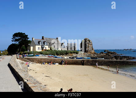 Pors Hir,du port et de la plage,Plougrescant Tregor,Côtes-d'Armor,Bretagne,Bretagne,France Banque D'Images