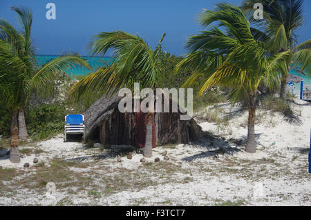 Petit hangar sur Pilar beach - Cayo Coco, Cuba Banque D'Images