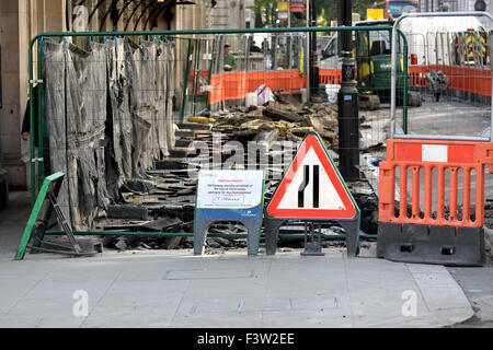 Londres, Angleterre, Royaume-Uni. Travaux dans le centre de Londres - la perturbation causée aux piétons par les réparations à la chaussée Banque D'Images