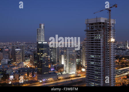 Ramat Gan ville au crépuscule Banque D'Images