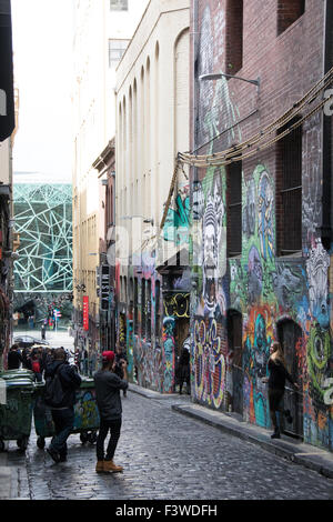 Hosier Lane à Melbourne, qui est connu pour l'art de rue et de graffitis. Banque D'Images