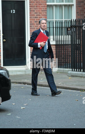 Londres, Royaume-Uni, le 13 octobre, 2015. Secrétaire des affaires étrangères Philip Hammond vu au 10 Downing Street à Londres Banque D'Images