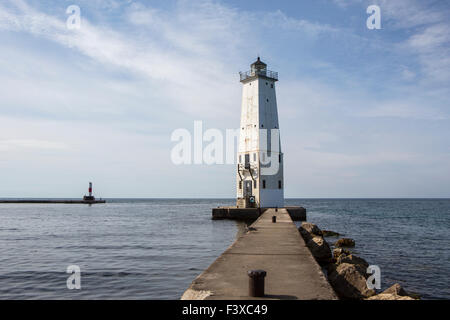 Phare de lumière de Francfort, au Michigan. Banque D'Images